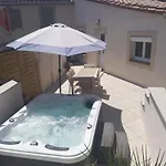Le Logis Du Moulin Avec Jacuzzi, A 800m De La Cite Medievale Дом отдыха *